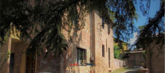 7 bedrooms Villa in Siena, Italy No. 196617 39