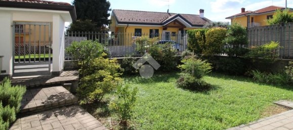 3 bedrooms Villa in Nerviano, Italy No. 353080 4