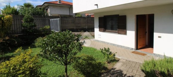 3 bedrooms Villa in Nerviano, Italy No. 353080 3