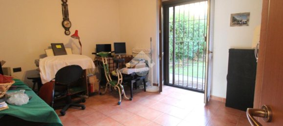 3 bedrooms Villa in Nerviano, Italy No. 353080 8