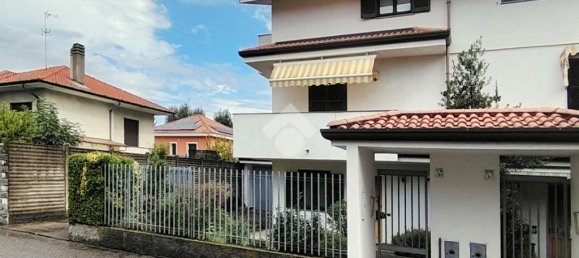 3 bedrooms Villa in Nerviano, Italy No. 353080 2