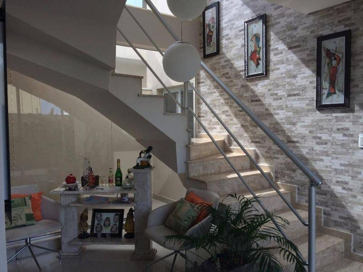 Casa de 4 dormitorios en Sao Paulo, Brazil No. 530255