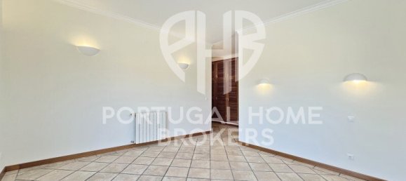 3 bedrooms Villa in Sesimbra, Portugal No. 135282 2