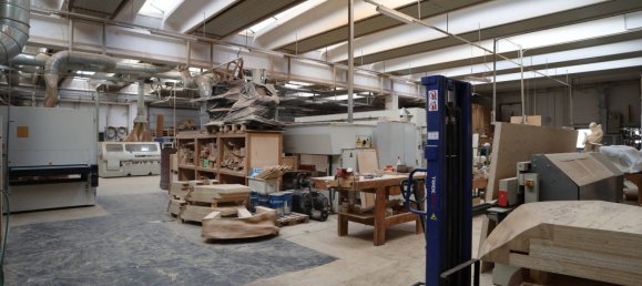 1397m² Warehouse in Brenna, Italy No. 228367 4