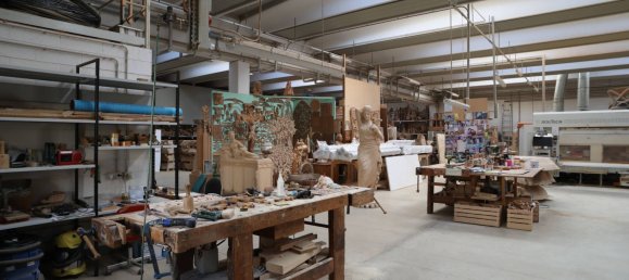 1397m² Warehouse in Brenna, Italy No. 228367 8