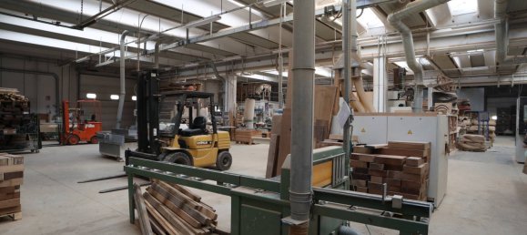 1397m² Warehouse in Brenna, Italy No. 228367 6