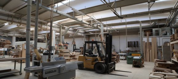 1397m² Warehouse in Brenna, Italy No. 228367 7