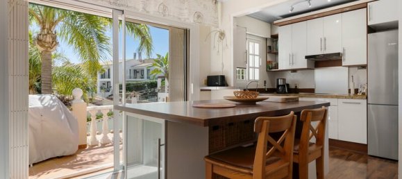 5 bedrooms Villa in Marbella, Spain No. 100484 13