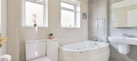 3 Schlafzimmer Gewerbliche Immobilie in Epsom, United Kingdom, Nr. 9694 8