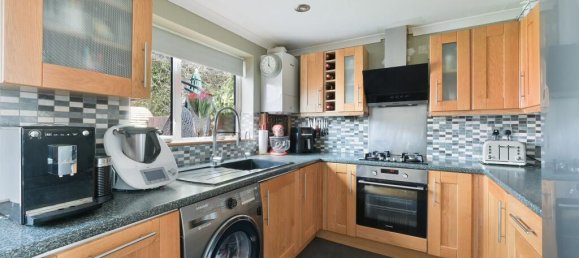 3 Schlafzimmer Gewerbliche Immobilie in Epsom, United Kingdom, Nr. 9694 4