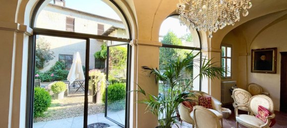 Вилла с 8 комнатами в Кунео, Италия № 260617 14