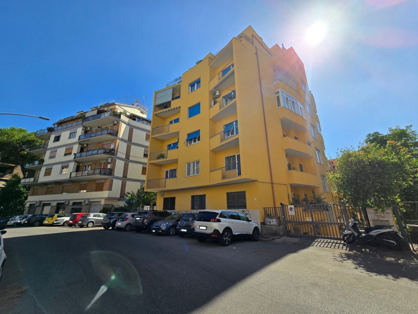  عقار تجاري في Rome, Italy 13متر مربع رقم 283998