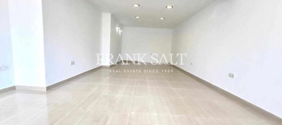 Loja em Zabbar, Malta N.º 13643 4