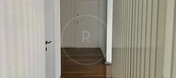 3 bedrooms Apartment in Porto, Portugal No. 132218 10