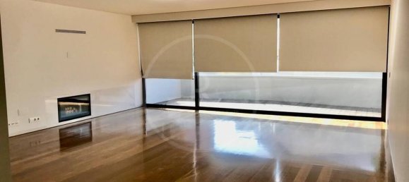 3 bedrooms Apartment in Porto, Portugal No. 132218 3