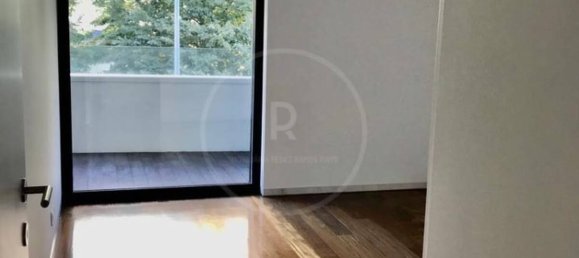3 bedrooms Apartment in Porto, Portugal No. 132218 8