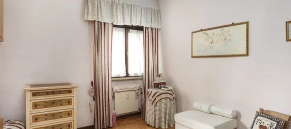 4 bedrooms Apartment in Rome, Italy No. 29068 15