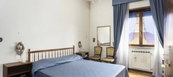4 bedrooms Apartment in Rome, Italy No. 29068 11