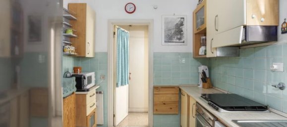 4 bedrooms Apartment in Rome, Italy No. 29068 8