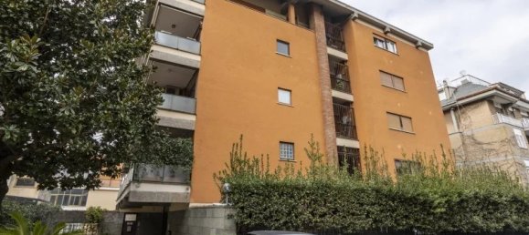 4 bedrooms Apartment in Rome, Italy No. 29068 25