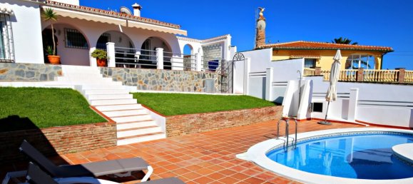 Villa de 3 dormitorios en Caleta de Vélez, Spain No. 60741 4