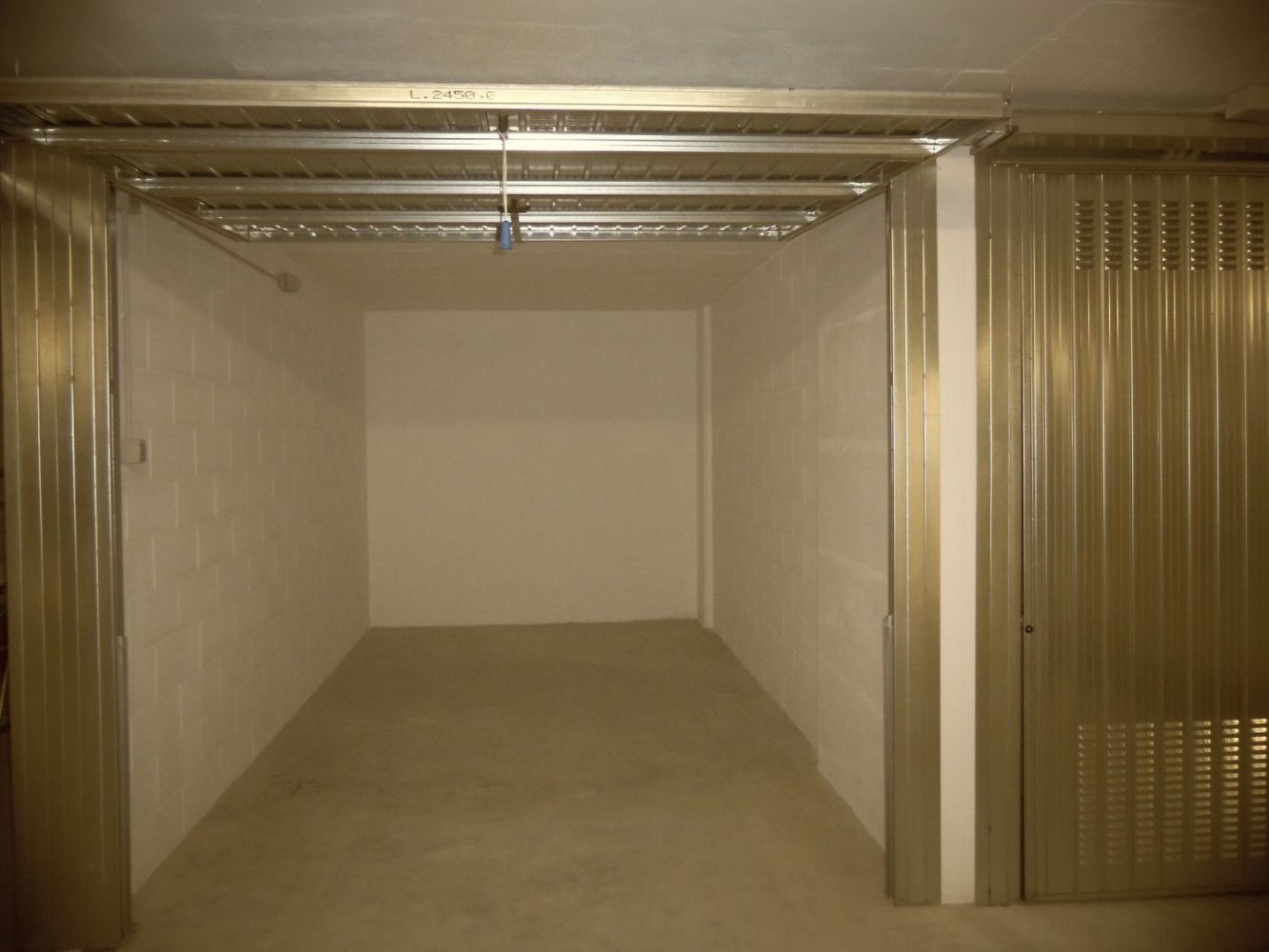 Garagem em Monza, Italy 33 m² N.º 53619