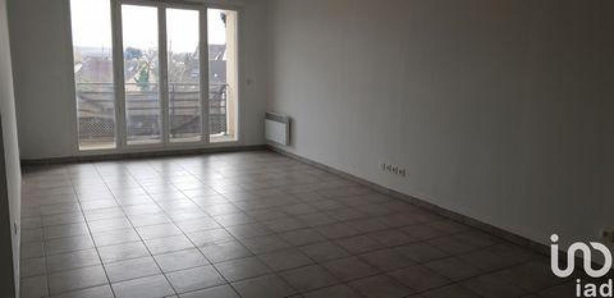 2 bedrooms Condo in Villepinte, France No. 23923