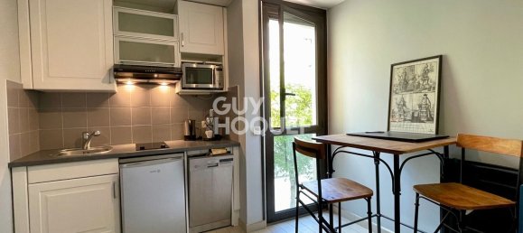 2 bedrooms Apartment in Clamart, France No. 169650 4
