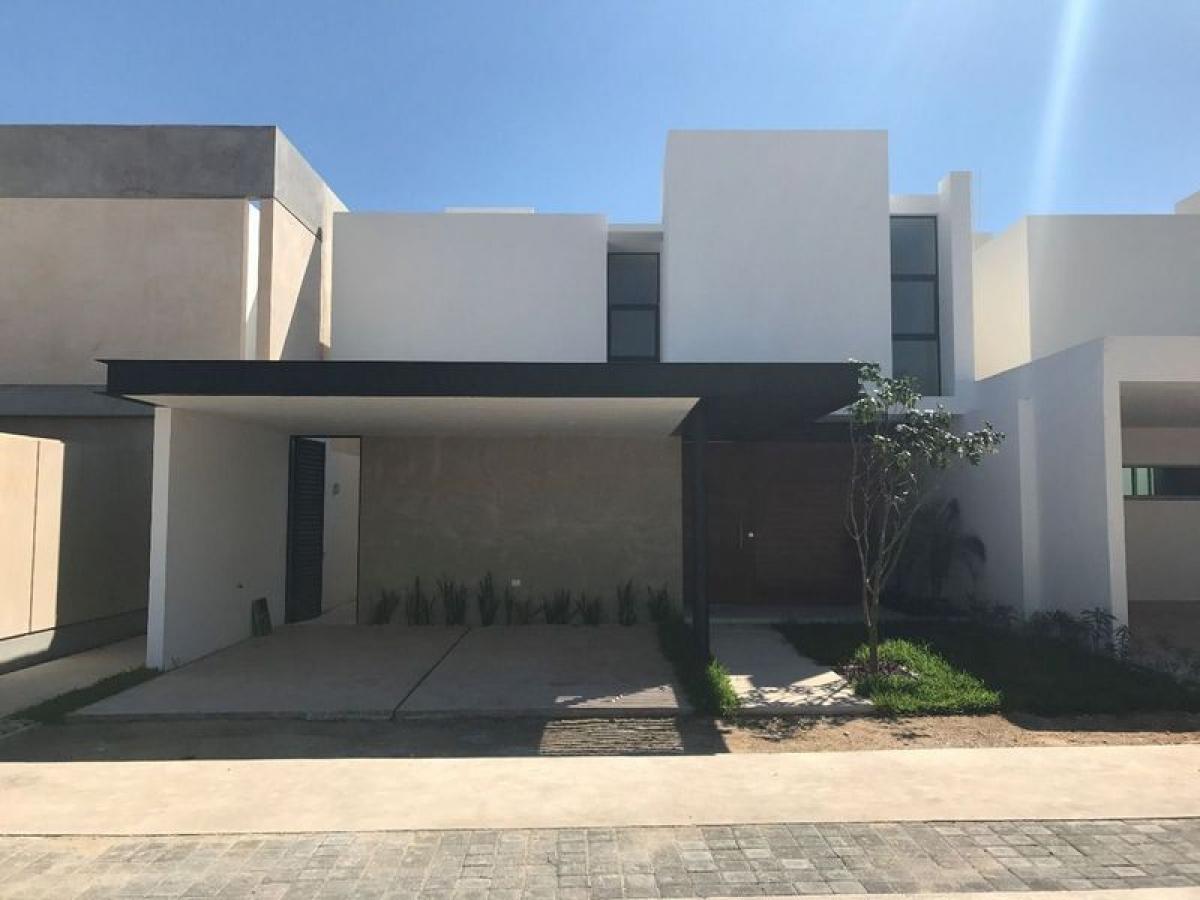 Casa de 3 dormitorios en Mérida, Mexico No. 185042
