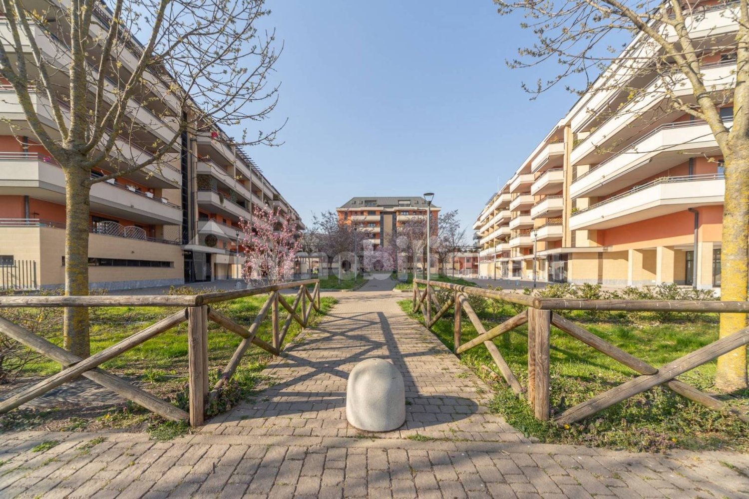 2 bedrooms Apartment in Milan, Italy No. 331542