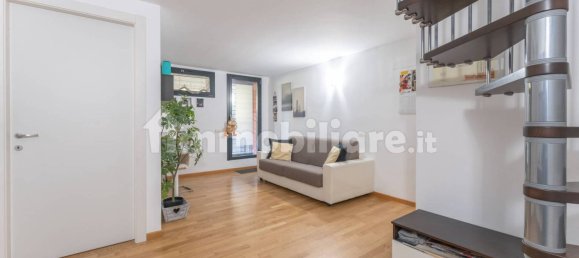 2 bedrooms Apartment in Milan, Italy No. 331542 43