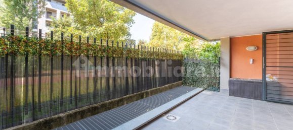 2 bedrooms Apartment in Milan, Italy No. 331542 5