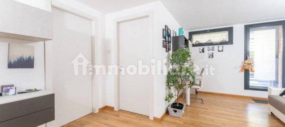 2 bedrooms Apartment in Milan, Italy No. 331542 2