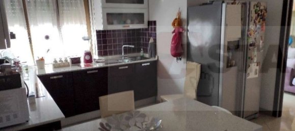 2-salle Appartement à Sesto San Giovanni, Italy No. 13892 3