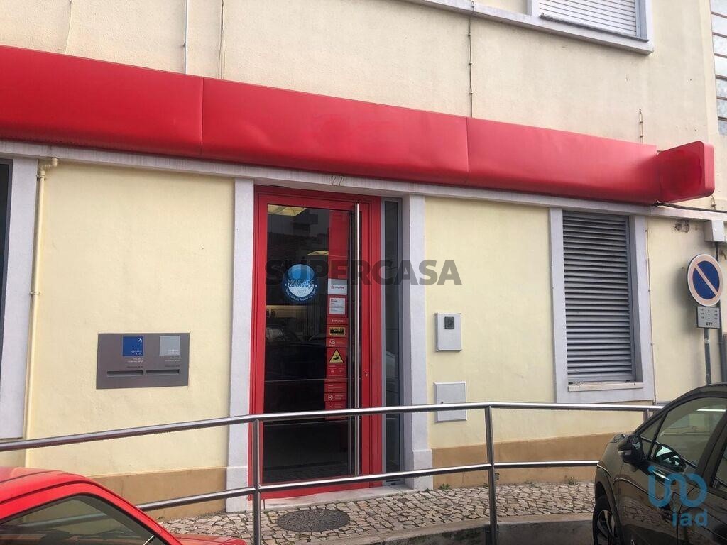 93m² Commercial property in Alenquer, Portugal No. 298079