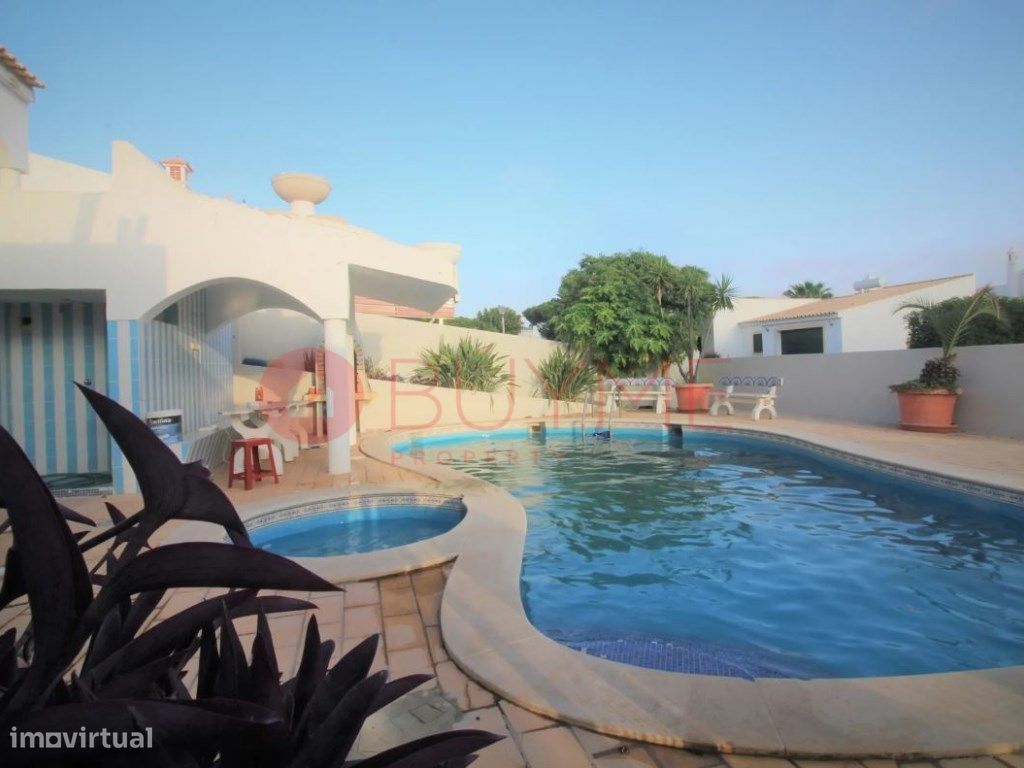 4 bedrooms House in Quarteira, Portugal No. 160497