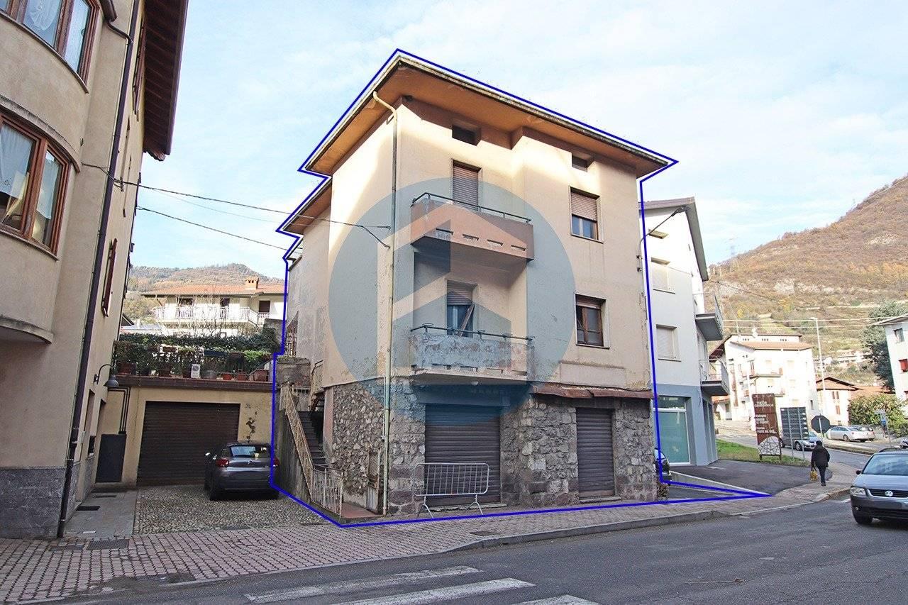 8-salle Maison à Malegno, Italy No. 145022