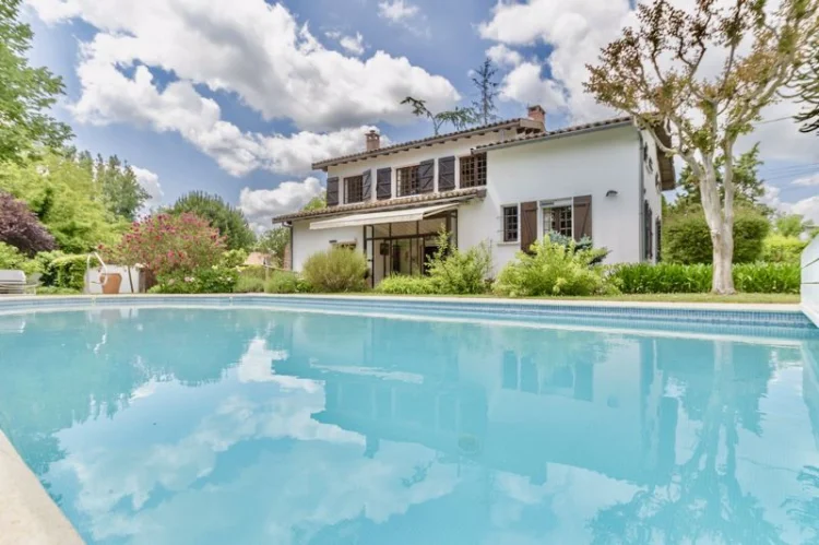 Casa de 6 dormitorios en Tarn-et-Garonne, France No. 282404