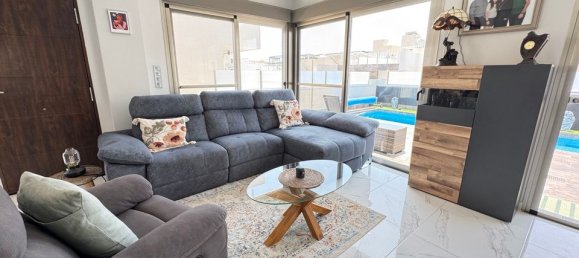 4 bedrooms Villa in Alicante, Spain No. 176055 6
