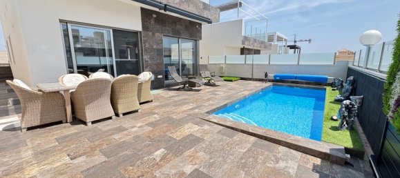 4 bedrooms Villa in Alicante, Spain No. 176055 3