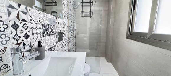 4 bedrooms Villa in Alicante, Spain No. 176055 14