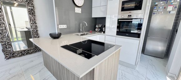 4 bedrooms Villa in Alicante, Spain No. 176055 8