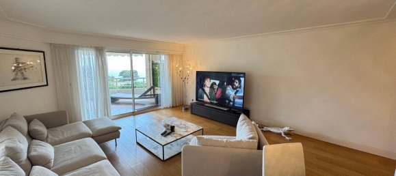 Квартира с 2 спальнями в Кап-д’Ай, Франция № 325824 5