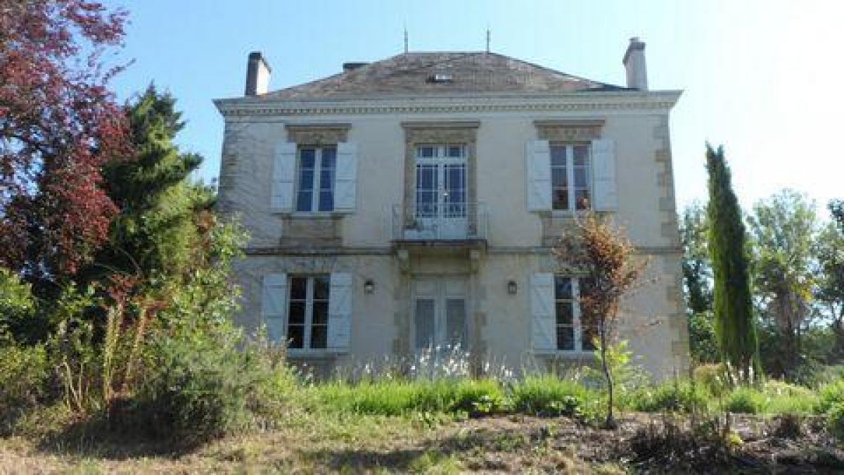 5 bedrooms House in Fleurance, France No. 25073