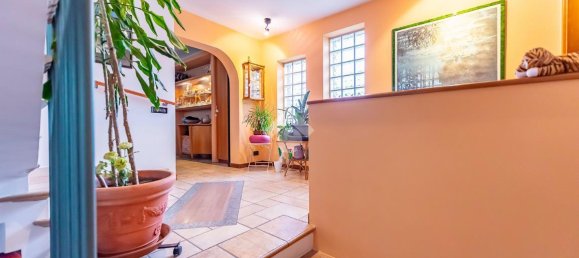 7-Zimmer Villa in Gerenzano, Italy, Nr. 3537 11