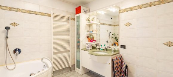 7-Zimmer Villa in Gerenzano, Italy, Nr. 3537 27