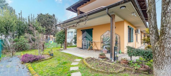7-Zimmer Villa in Gerenzano, Italy, Nr. 3537 38