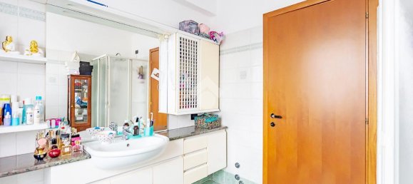 7-Zimmer Villa in Gerenzano, Italy, Nr. 3537 36