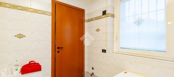 7-Zimmer Villa in Gerenzano, Italy, Nr. 3537 28