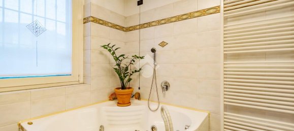 7-Zimmer Villa in Gerenzano, Italy, Nr. 3537 26